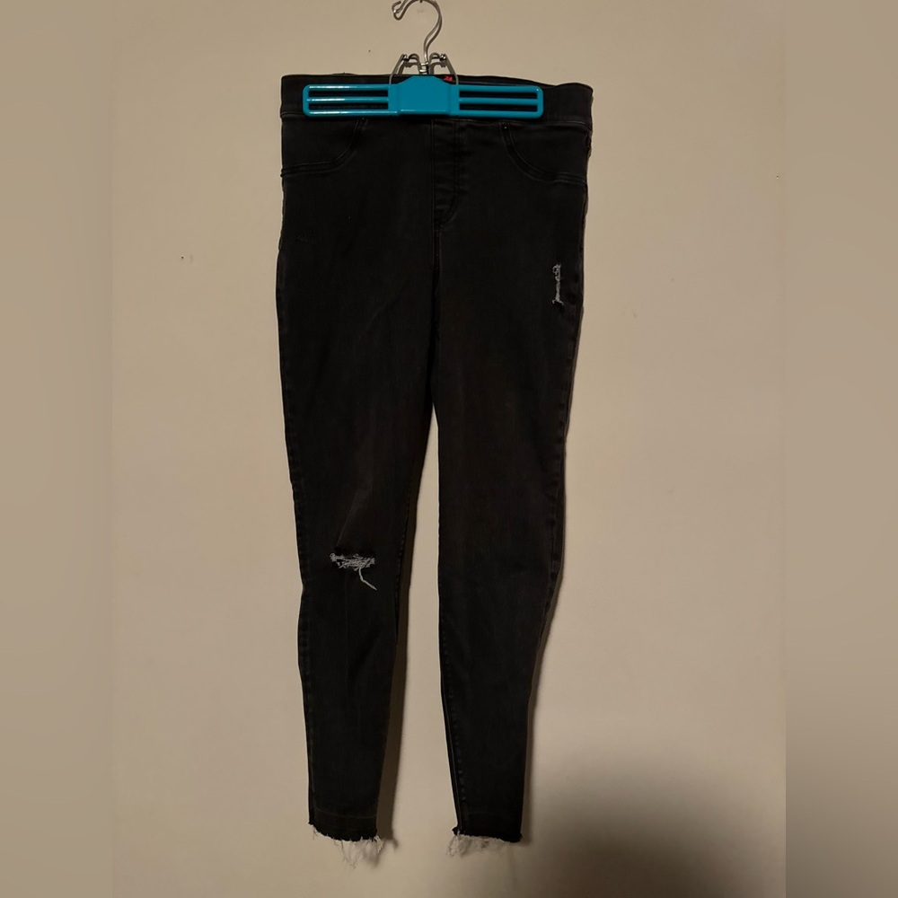 GUC SPANX Charcoal Gray Distressed Denim Jeggings